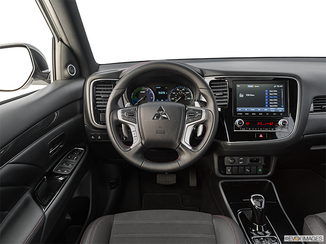 2022 Mitsubishi Outlander PHEV | Steering wheel/Center Console
