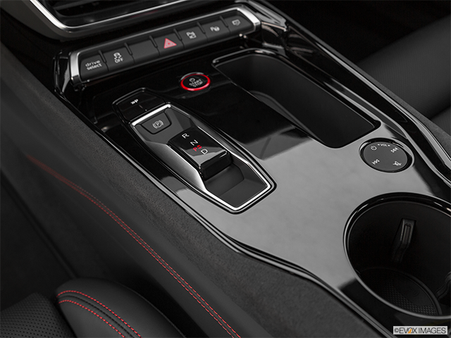 2022 Audi RS e-tron GT | Gear shifter/center console