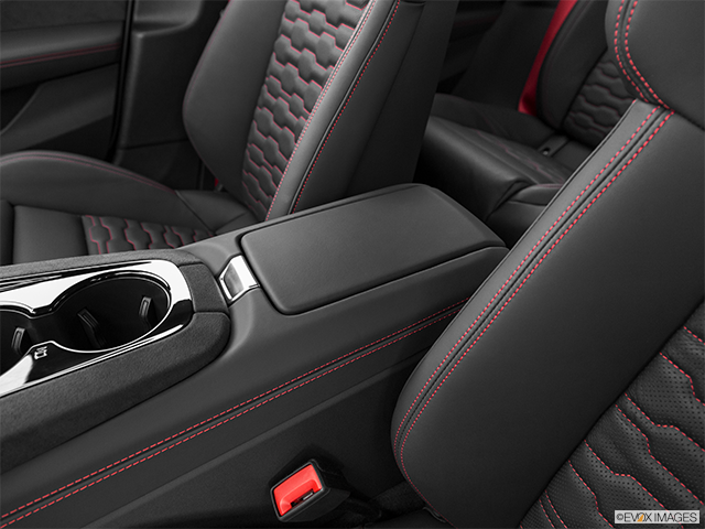 2022 Audi RS e-tron GT | Front center console with closed lid, from driver’s side looking down