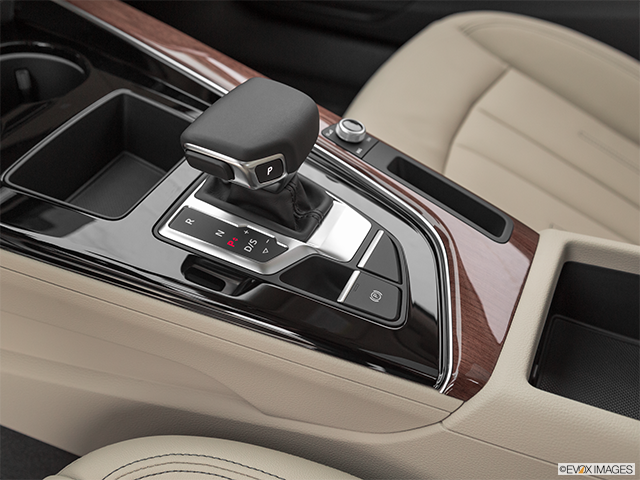 2022 Audi A4 | Gear shifter/center console