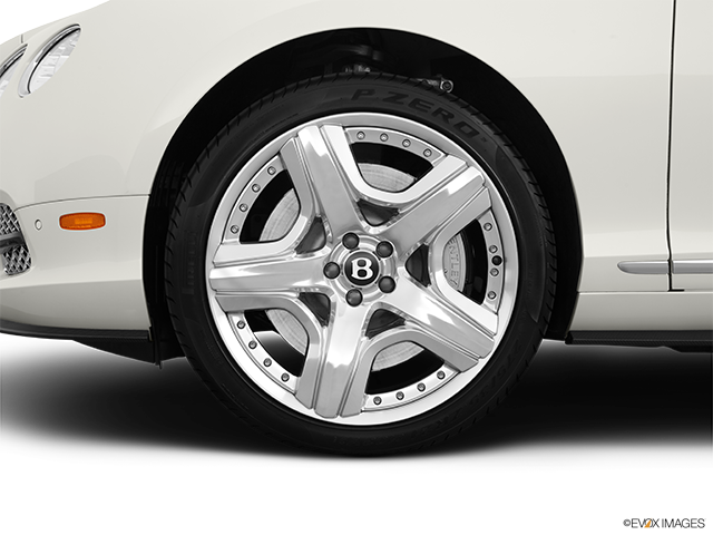 2015 Bentley Continental GT | Front Drivers side wheel at profile