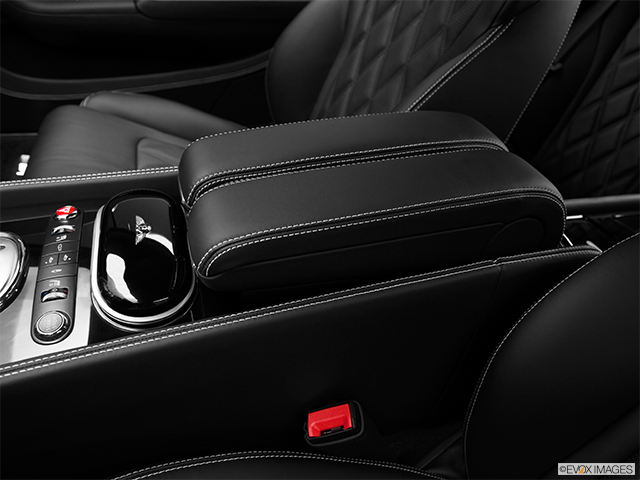 2015 Bentley Continental GT | Front center console with closed lid, from driver’s side looking down