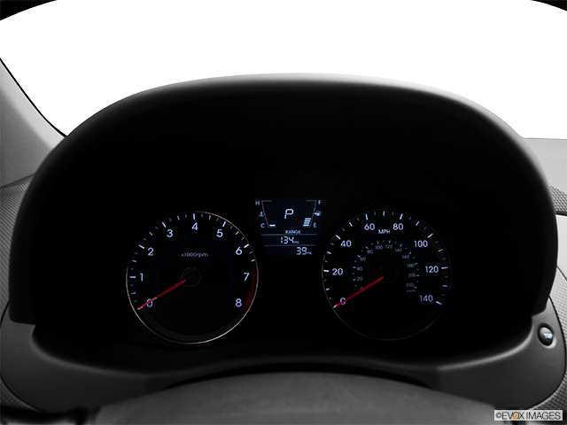 2012 Hyundai Accent | Speedometer/tachometer