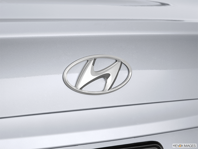 2012 Hyundai Accent | Rear manufacturer badge/emblem