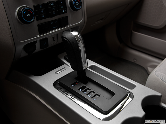2012 Ford Escape Hybrid | Gear shifter/center console