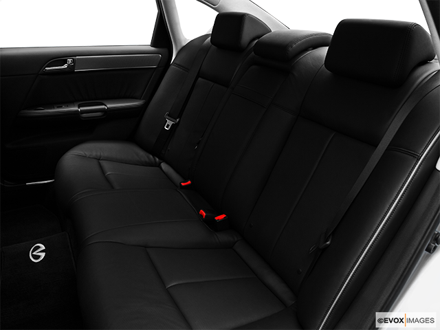 2010 Infiniti M45 | Rear seats from Drivers Side