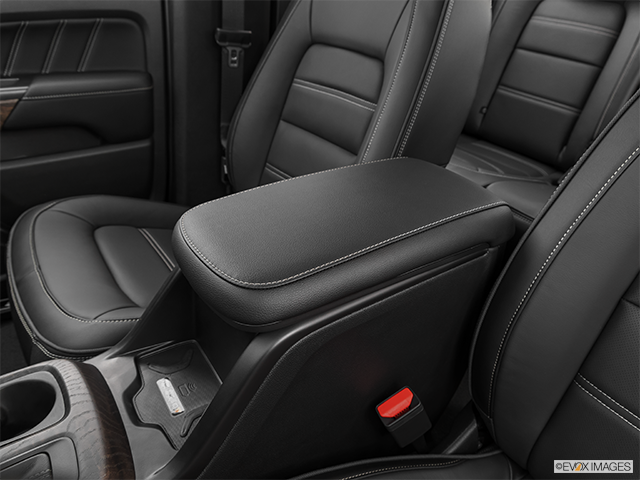 2022 GMC Canyon | Front center console with closed lid, from driver’s side looking down