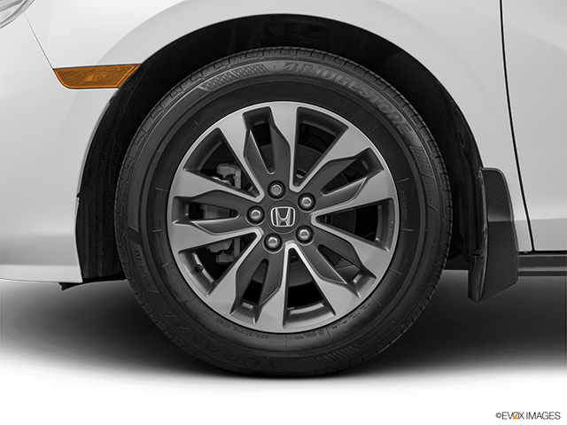 2022 Honda Odyssey | Front Drivers side wheel at profile