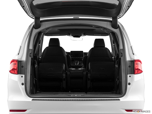 2022 Honda Odyssey | Hatchback & SUV rear angle