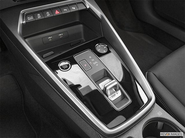2023 Audi A3 | Gear shifter/center console