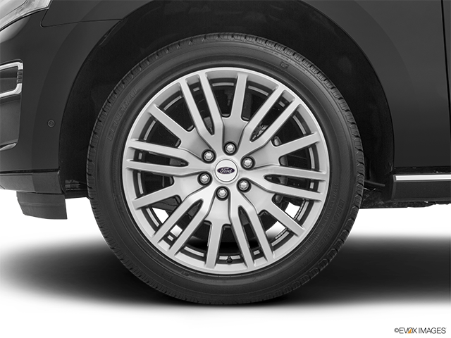 2022 Ford Expedition | Front Drivers side wheel at profile