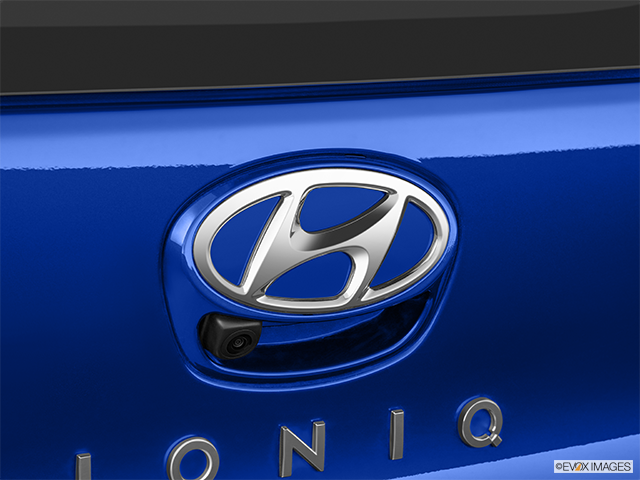 2022 Hyundai IONIQ Plug-In Hybrid | Rear manufacturer badge/emblem
