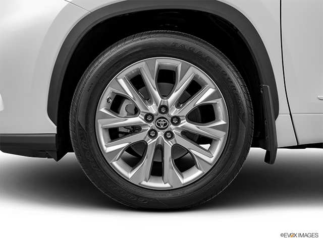 2022 Toyota Highlander | Front Drivers side wheel at profile