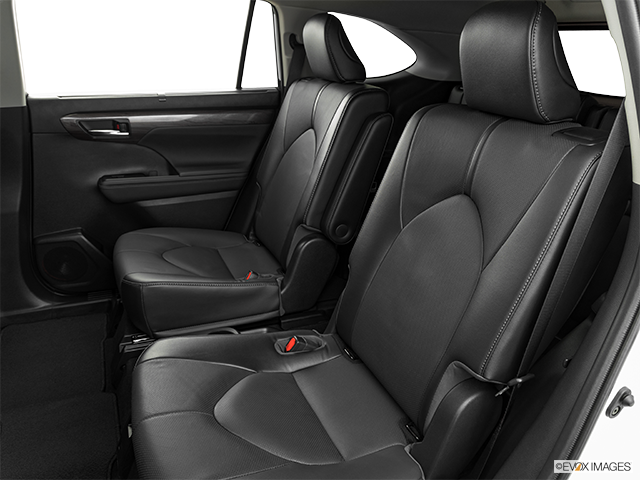 2022 Toyota Highlander | Rear seats from Drivers Side