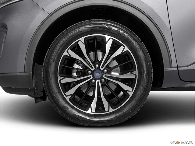 2022 Ford Escape | Front Drivers side wheel at profile