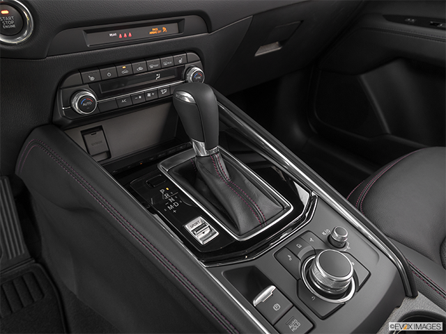 2024 Mazda CX-5 | Gear shifter/center console
