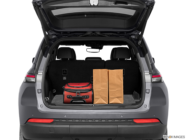 2023 Jeep Grand Cherokee | Trunk props