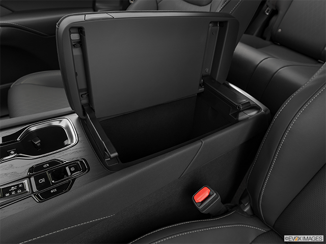 2023 Lexus RX 350 | Front center divider