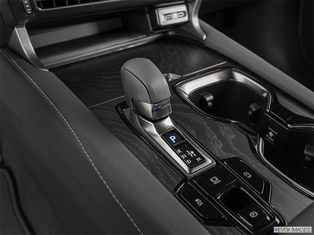 2023 Lexus RX 350 | Gear shifter/center console