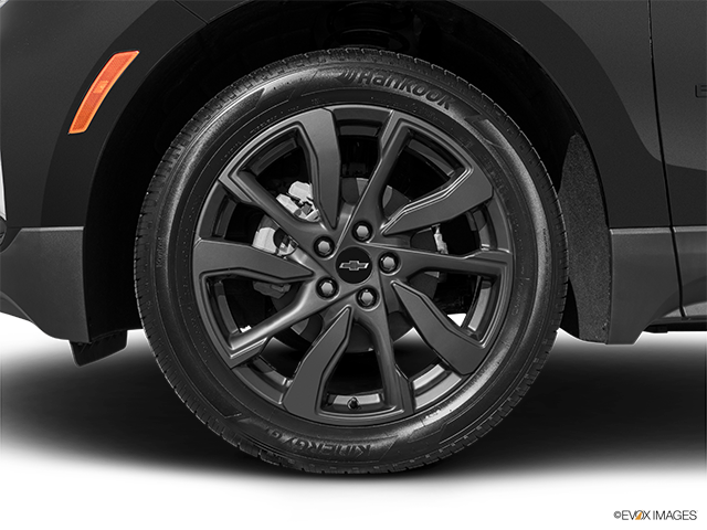 2023 Chevrolet Equinox | Front Drivers side wheel at profile