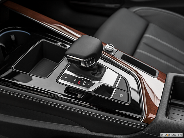 2024 Audi A4 | Gear shifter/center console