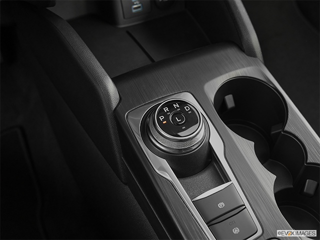 2022 Ford Escape | Gear shifter/center console