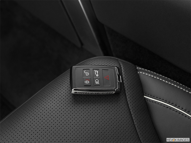 2024 Land Rover Discovery | Key fob on driver’s seat