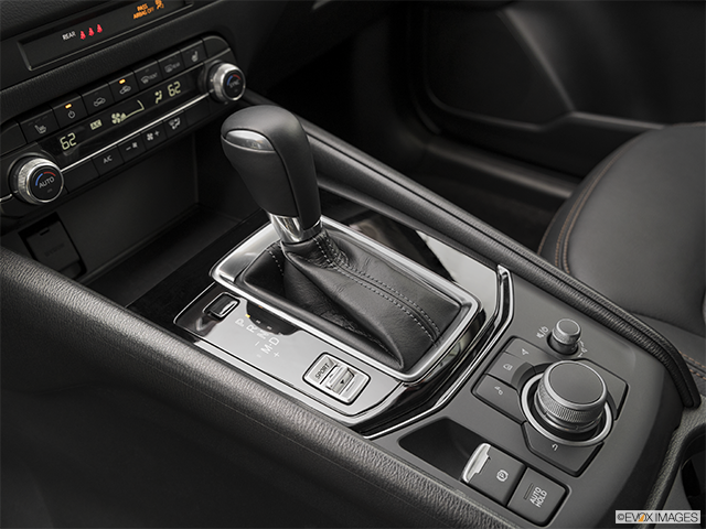 Mazda CX-5 (2024) interior