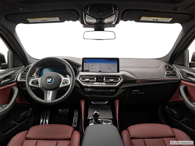 2023 BMW X4 | Centered wide dash shot