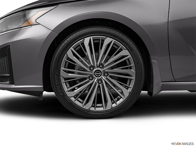 2023 Nissan Altima | Front Drivers side wheel at profile