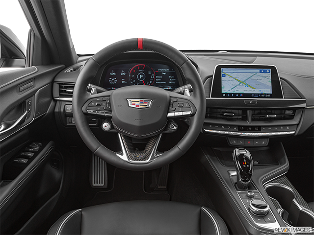 2023 Cadillac CT4 | Steering wheel/Center Console