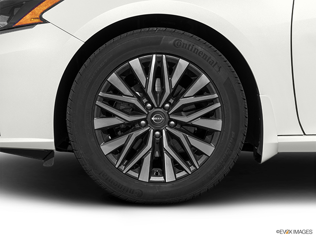 2023 Nissan Altima | Front Drivers side wheel at profile