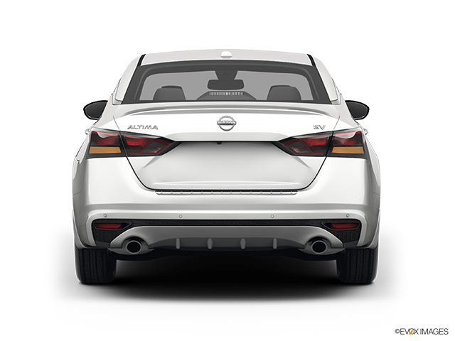 2023 Nissan Altima | Low/wide rear