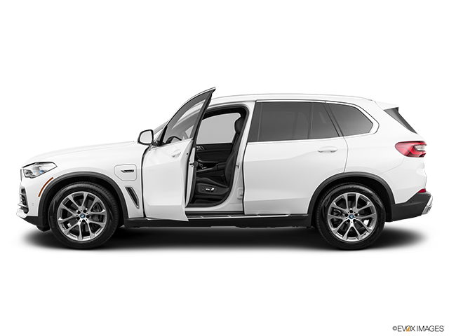 2023 BMW X5 | Driver's side profile with drivers side door open