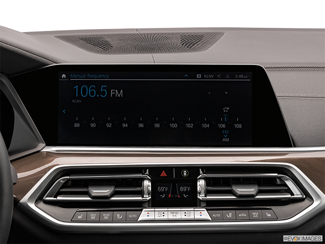 2023 BMW X5 | Closeup of radio head unit