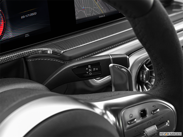 2023 Mercedes-Benz G-Class | Gear shifter/center console