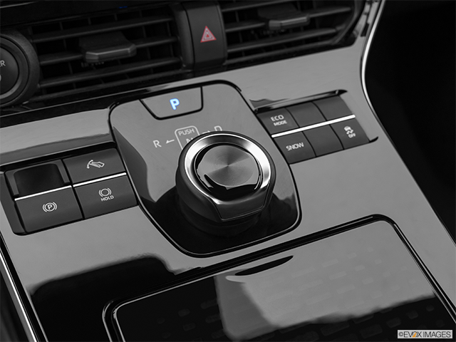 2024 Toyota bZ4X | Gear shifter/center console