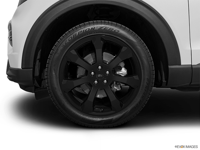 2023 Ford Explorer | Front Drivers side wheel at profile