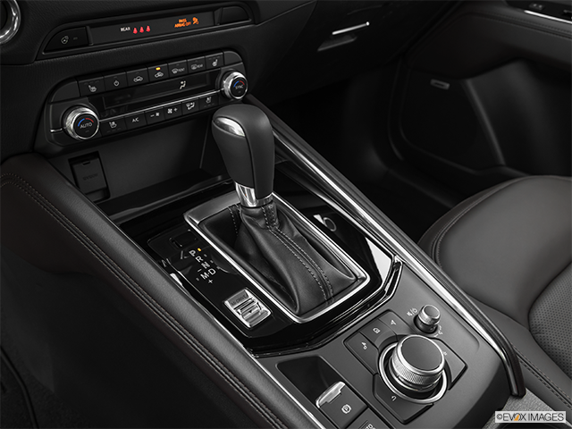 2023 Mazda CX-5 | Gear shifter/center console