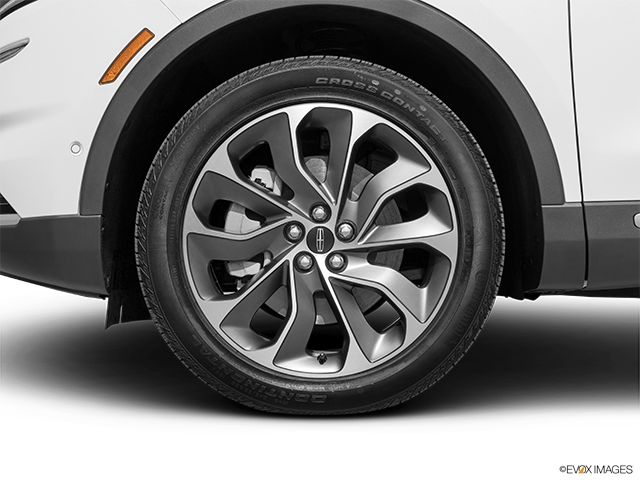 2025 Lincoln Nautilus | Front Drivers side wheel at profile