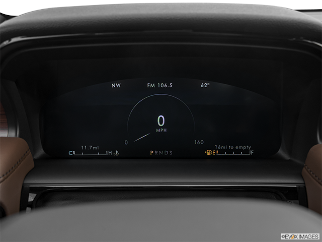 2025 Lincoln Nautilus | Speedometer/tachometer