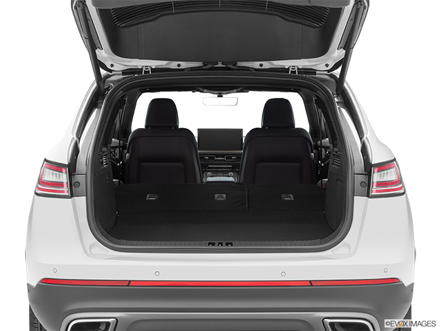2024 Lincoln Nautilus | Hatchback & SUV rear angle