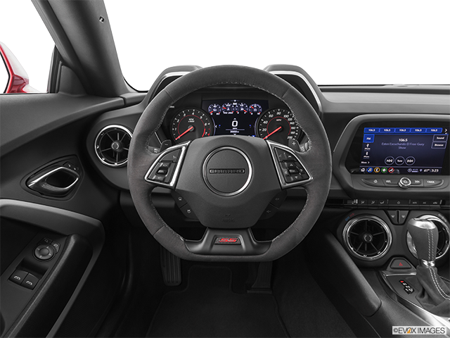 2023 Chevrolet Camaro | Steering wheel/Center Console