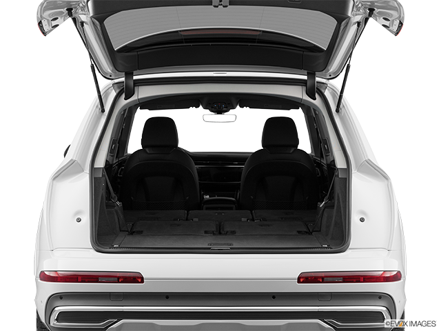 2024 Audi Q7 | Hatchback & SUV rear angle