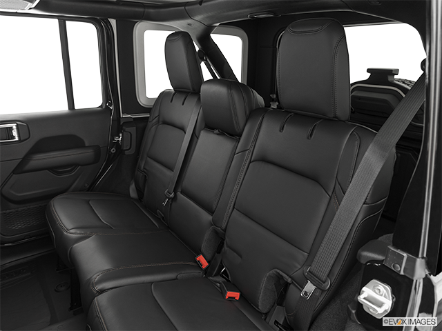 2023 Jeep Wrangler 4-Portes | Rear seats from Drivers Side