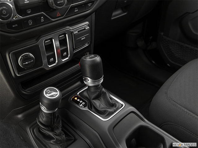 2023 Jeep Wrangler | Gear shifter/center console