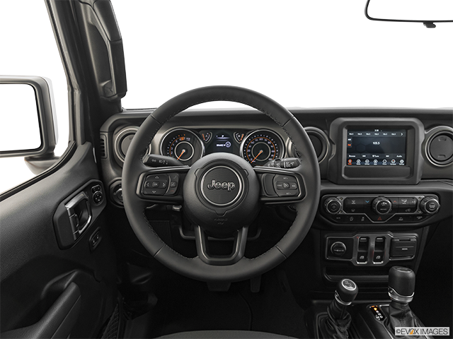 2023 Jeep Wrangler | Steering wheel/Center Console
