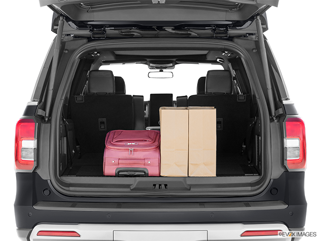 2023 Ford Expedition | Trunk props