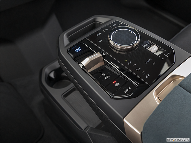 2023 BMW iX | Gear shifter/center console