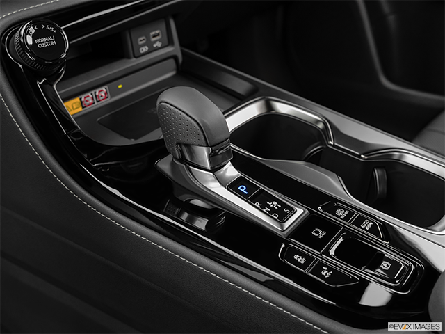 2024 Lexus NX 450h+ | Gear shifter/center console